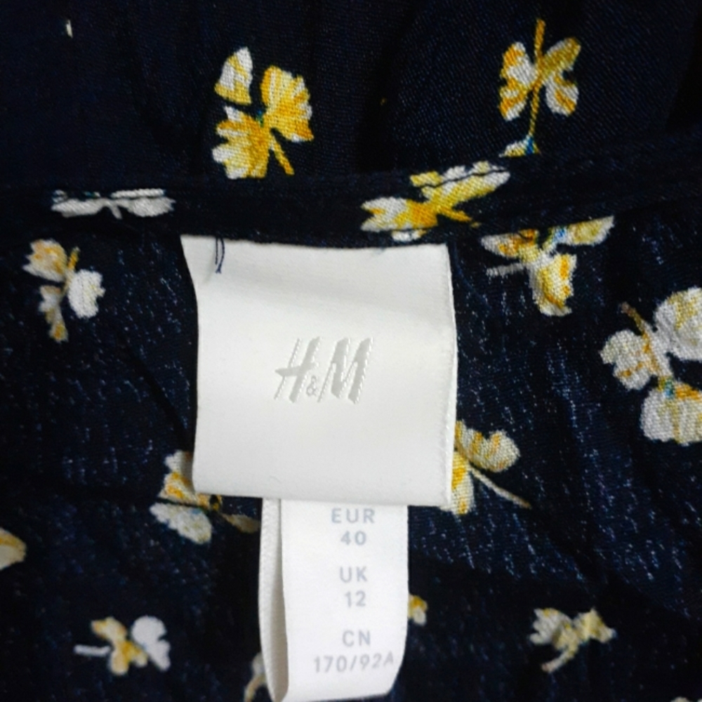 H&M dress - Picture 2 of 3